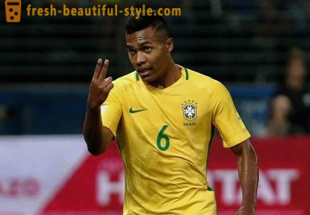 Алекс Сандро: кратка история на бразилската футболна кариера