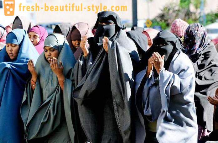 Какво е завесата? Дамски връхни дрехи в мюсюлманските страни