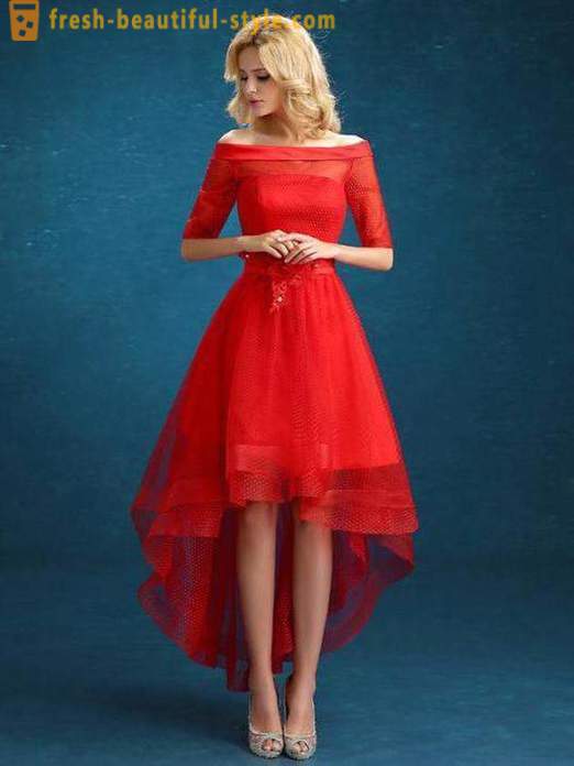 Червена коктейлна рокля: Как да изберем и какво да облека