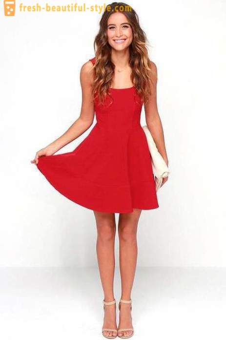 Червена коктейлна рокля: Как да изберем и какво да облека