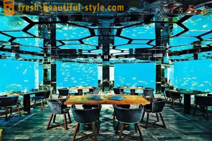 Луксозен подводен ресторант в Малдивите