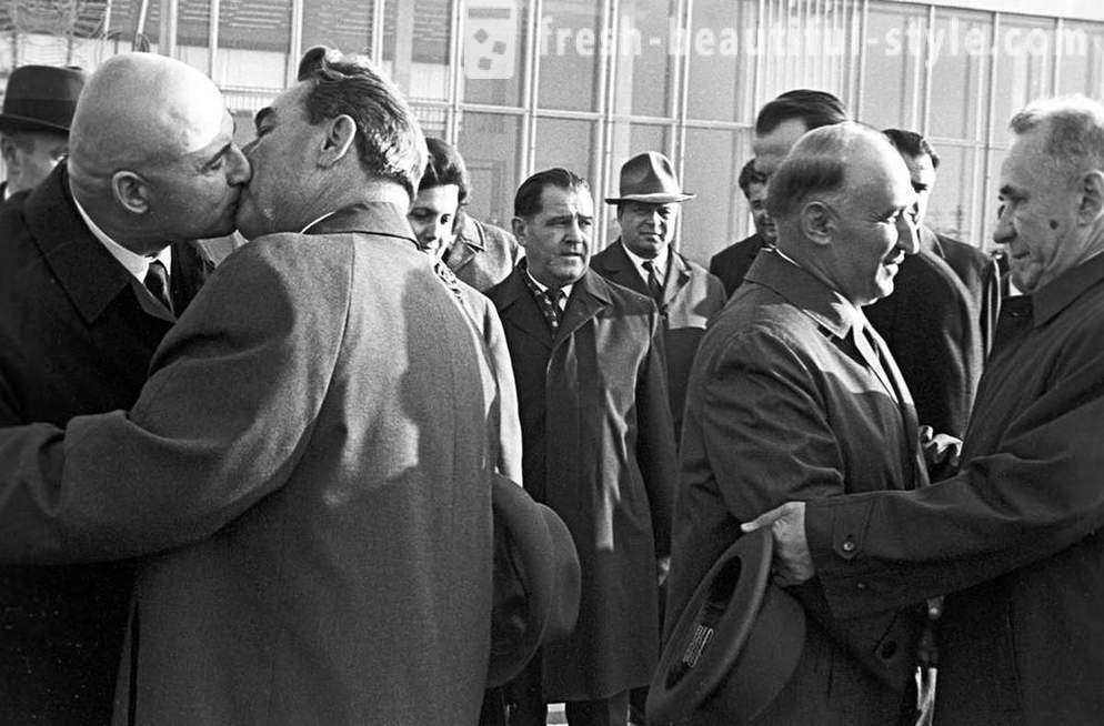 Както световните лидери се опитаха да се избегне целувки на Брежнев