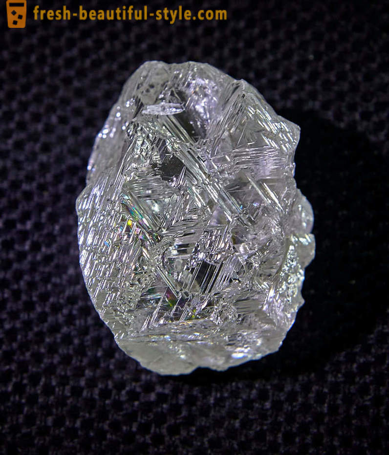 В Якутия са открили уникален диамант с тегло близо 200 карата