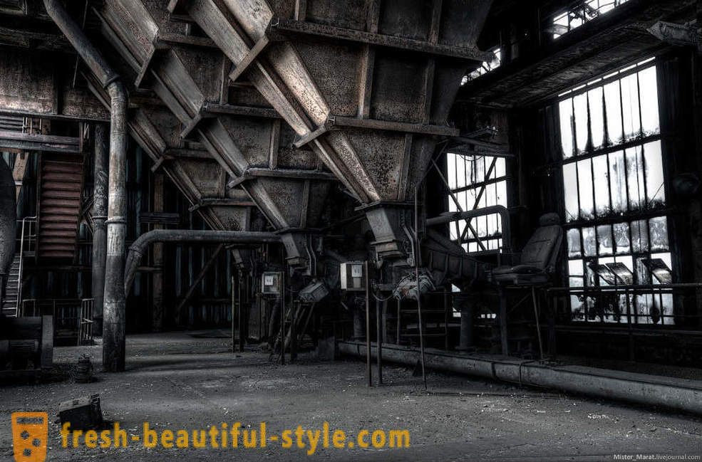 Разходка през изоставената фабрика в Белгия