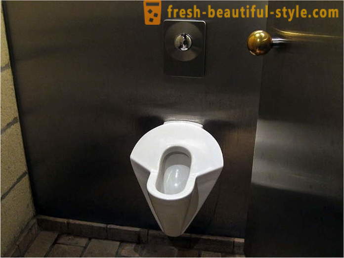 В Германия сме измислили как да се намалят опашките в женските тоалетни