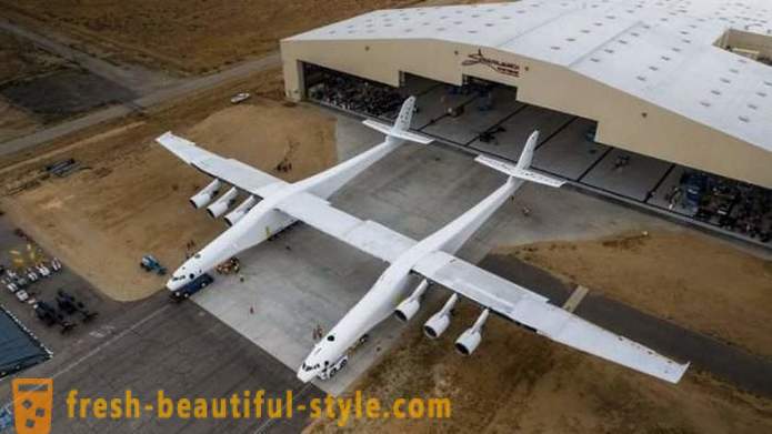 Най-големият самолет в света най-бързо и по-