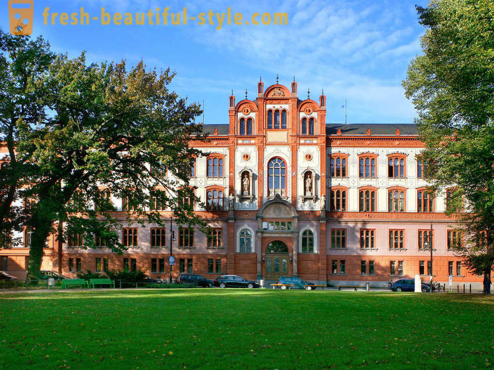 Красотата на най-известните университети в света