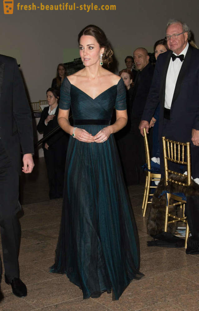 Когато безупречно стила на Кейт Мидълтън счупи кралския дрескод