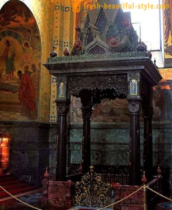 Църква на Спасителя на пролятата кръв: Историята на строителството и невероятни факти