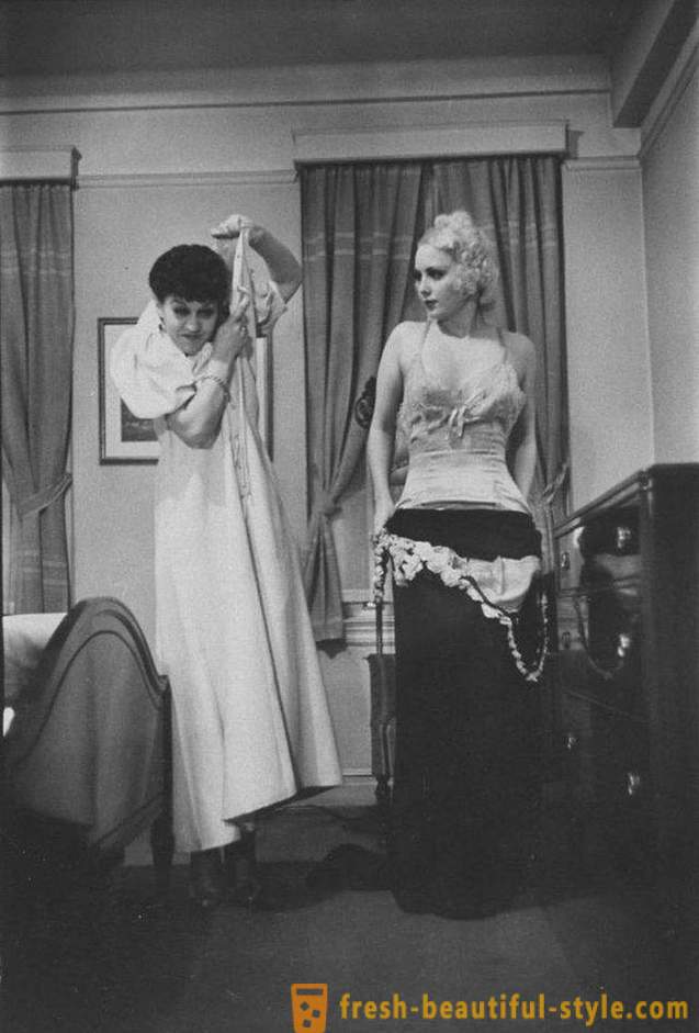 Как да се събличам в спалнята: инструкция през 1937 г. за жените