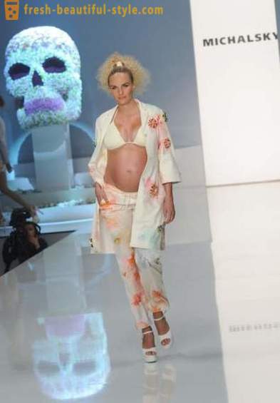 Осквернявайте в интересна позиция: Ирина Шейк и друга бременна модел, който прие смело към подиума