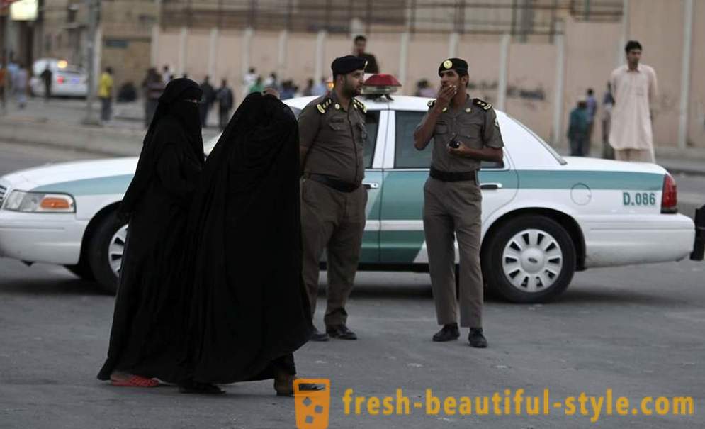 10 неща, които не могат да направят на жените в Саудитска Арабия