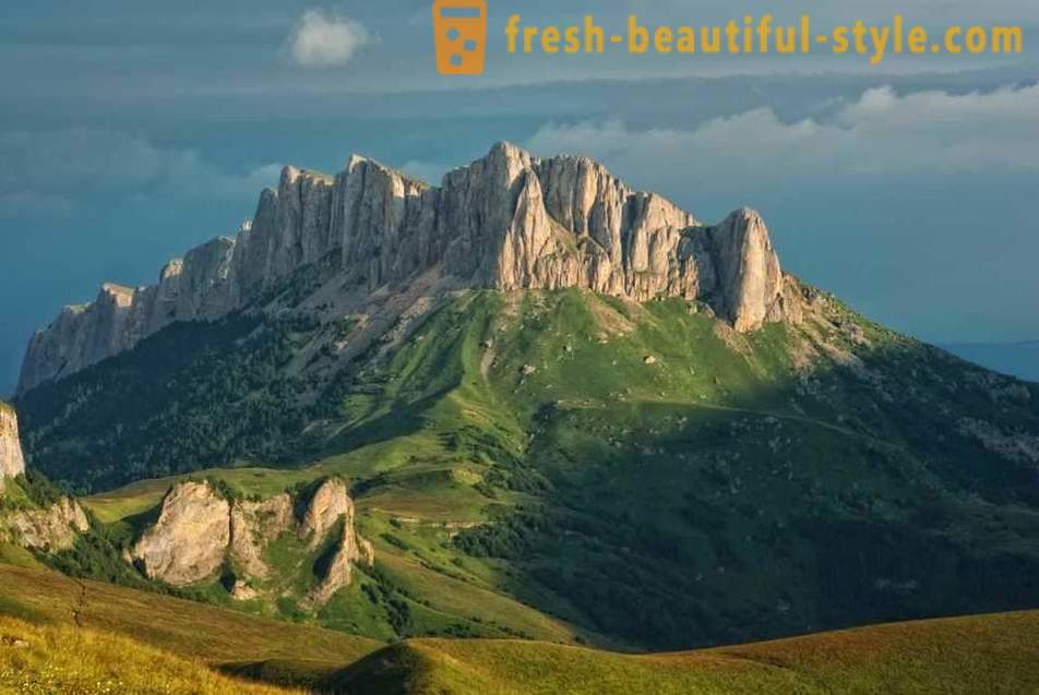 8 най-красивите планини на Русия, че е изкушаващо да завладее