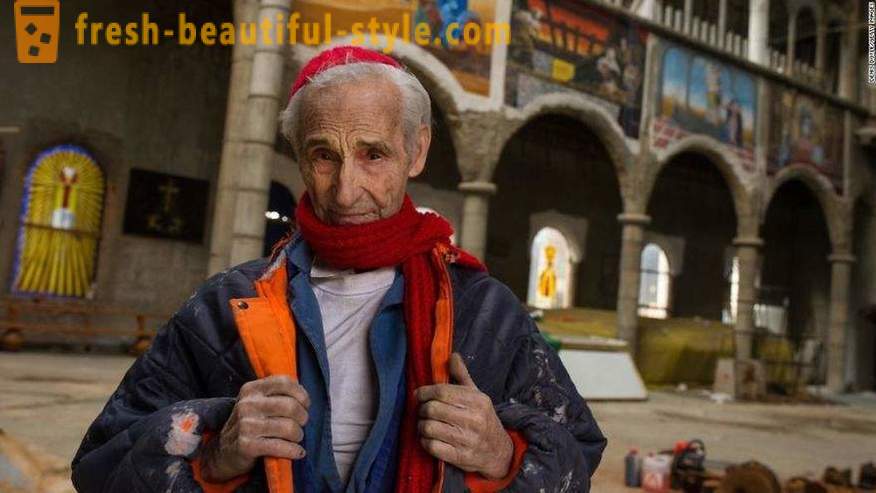 Испанецът е почти 50 години, за да се построи катедрала със собствените си ръце