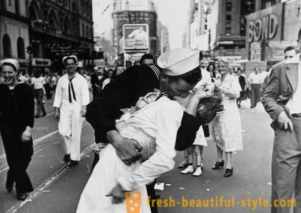 Религиозен целувка заснето на фотографски филм