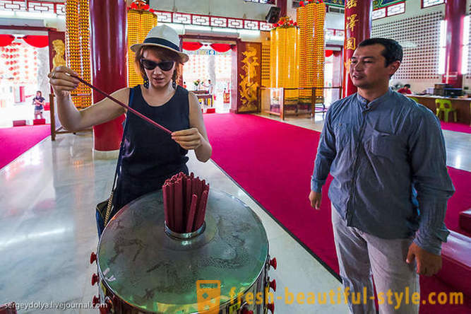 Екскурзия до индусите и китайски храмове в Куала Лумпур