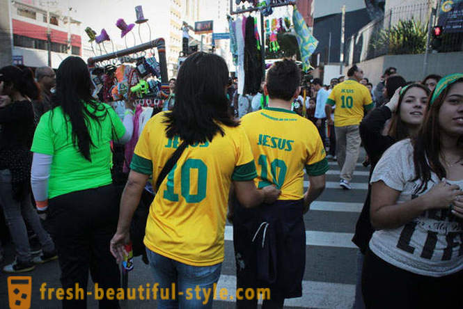Градове, които ще вземат световното първенство по футбол през 2014 г. съвпада Куритиба