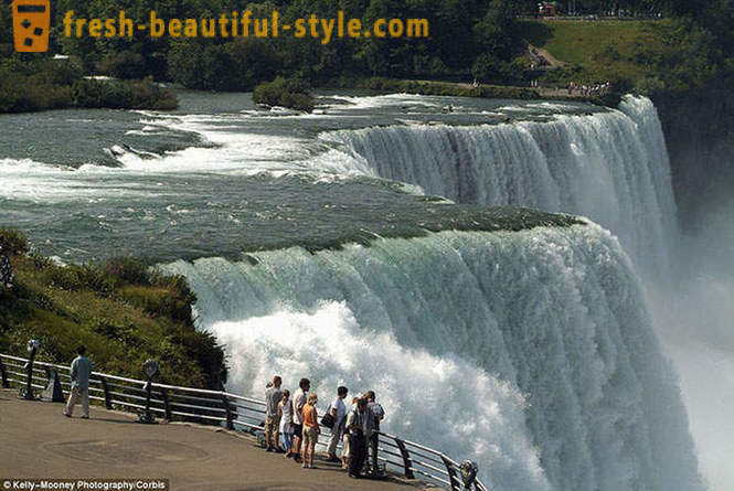 10 завладяваща картина на замразени Ниагарския водопад