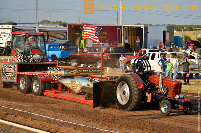 Трактори на стероиди или състезание в Тексас