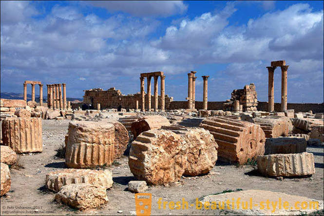 Палмира - голям град в пустинята