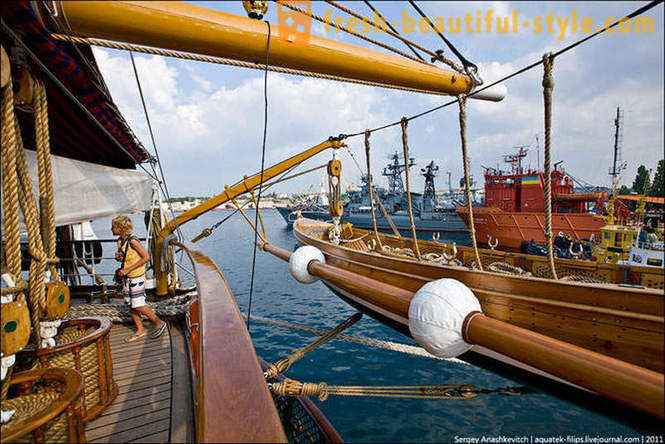 Екскурзия до италианския кораб, който плава Америго Веспучи