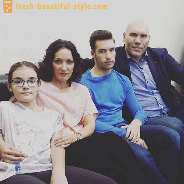 Руски боксьор Николай Валуев: височина и тегло, семейство, деца