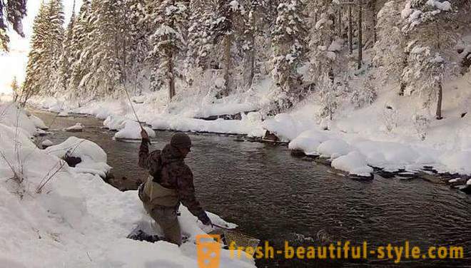 Зимни риболов на река Об в Барнаул