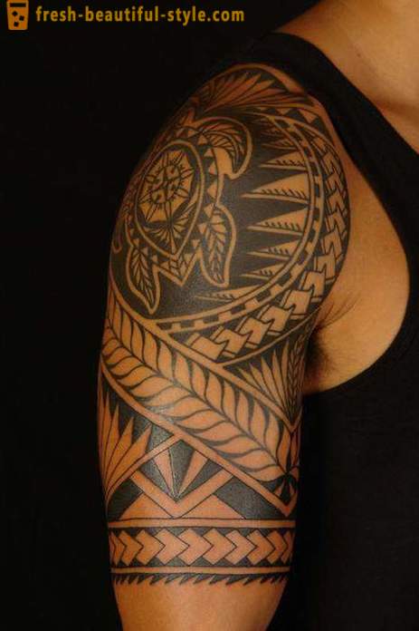 Какви са татуировките на рамото на мъжа?