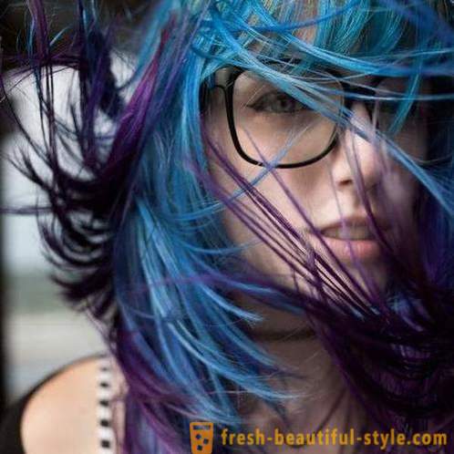 Син цвят на косата: как да се постигне наистина красив цвят?