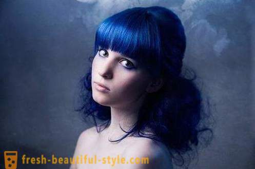 Син цвят на косата: как да се постигне наистина красив цвят?